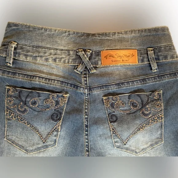 Suzanne Betro Jean Shorts - Picture 3 of 4